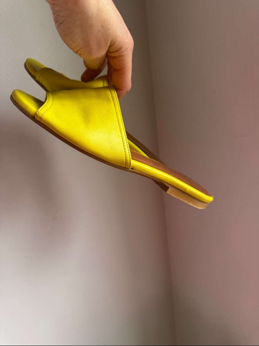 L'INTERVALLE Yellow Leather Slide Sandals - Picture 2 of 7